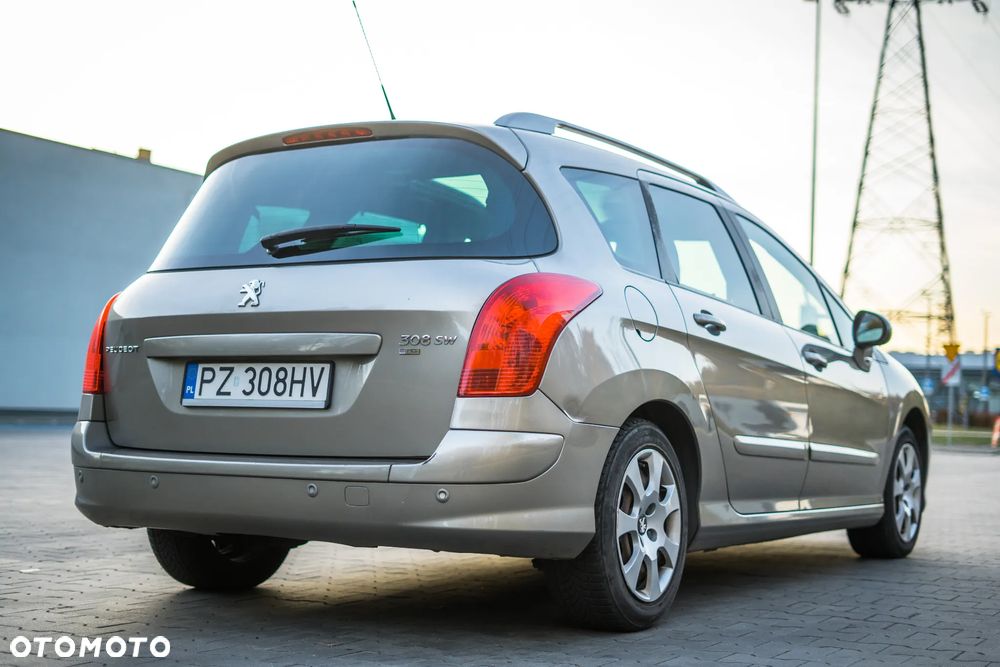 Peugeot 308 - 8