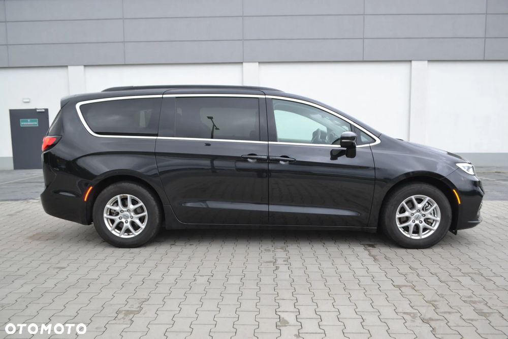 Chrysler Pacifica - 8