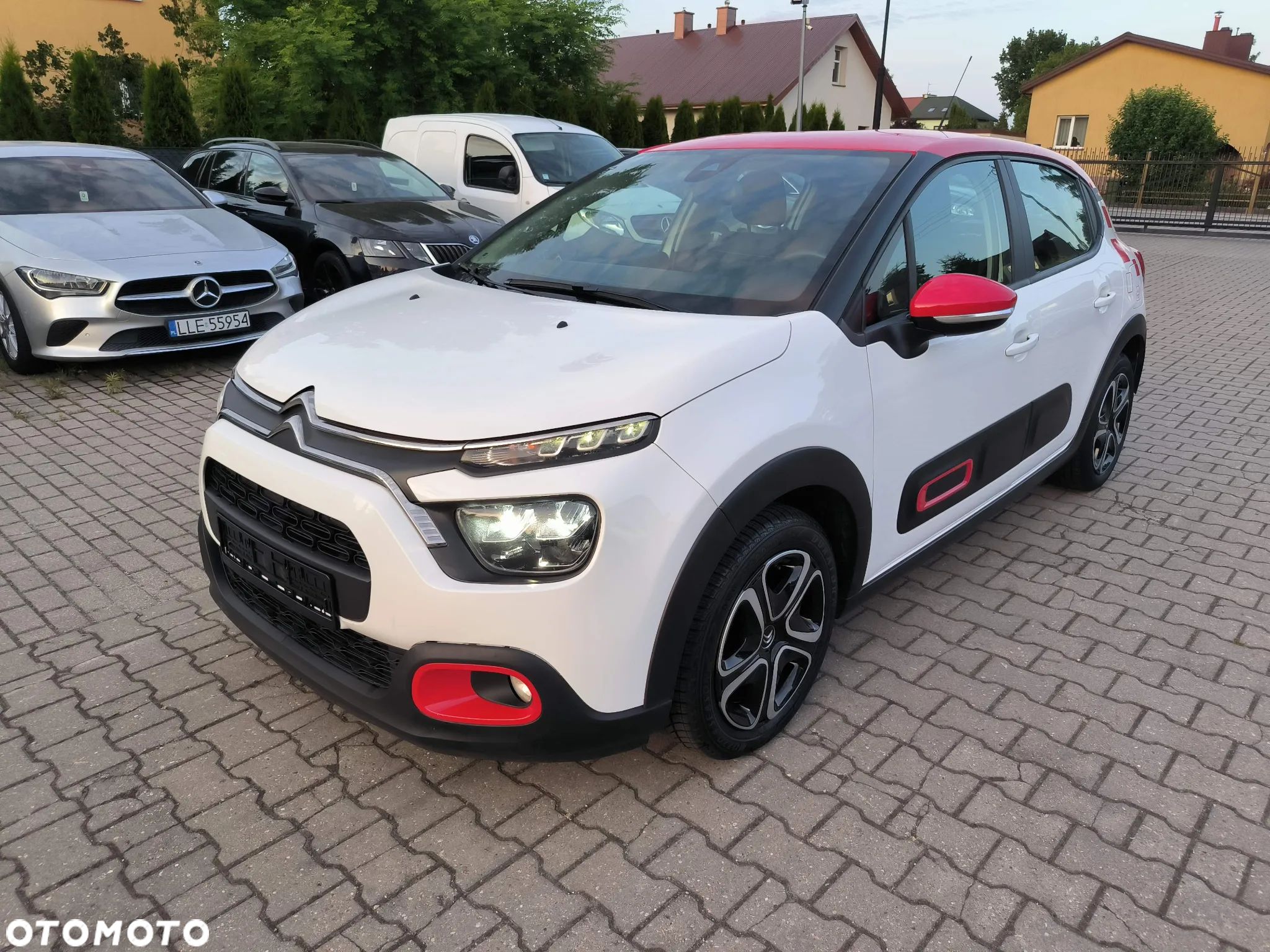Citroën C3 1.2 PureTech Shine - 1
