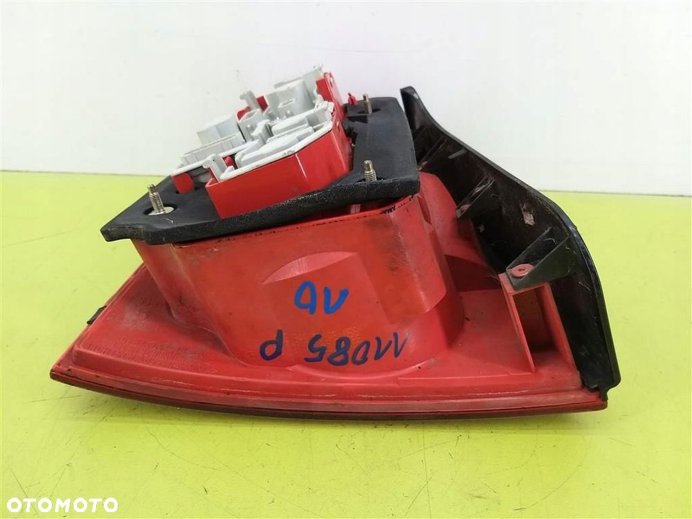 Lampa prawa tylna tył VW Passat B5 FL SEDAN 2000-2005 LIFT 58221 ORYGINAŁ - 3