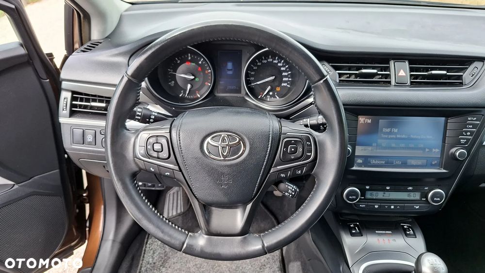 Toyota Avensis 2.0 D-4D Premium - 33