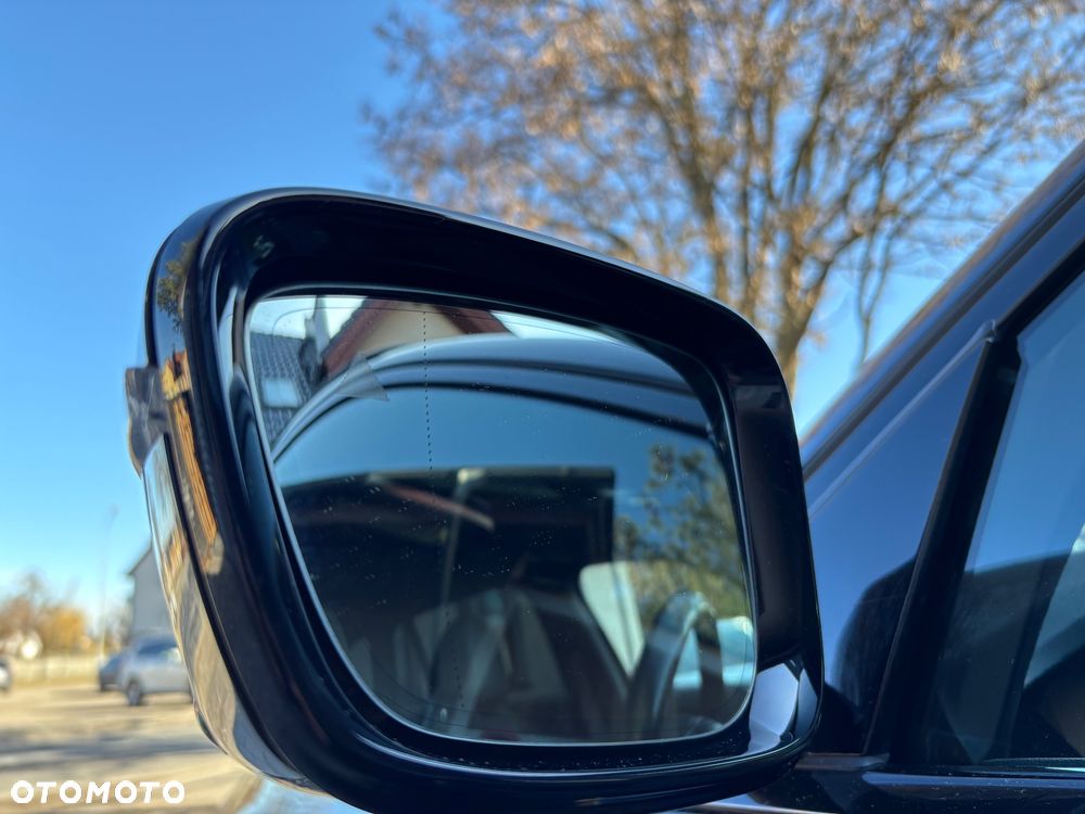 BMW Seria 3 330e xDrive M Sport - 28