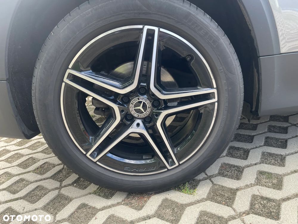 Mercedes-Benz GLB 200 d AMG Line 8G-DCT - 34