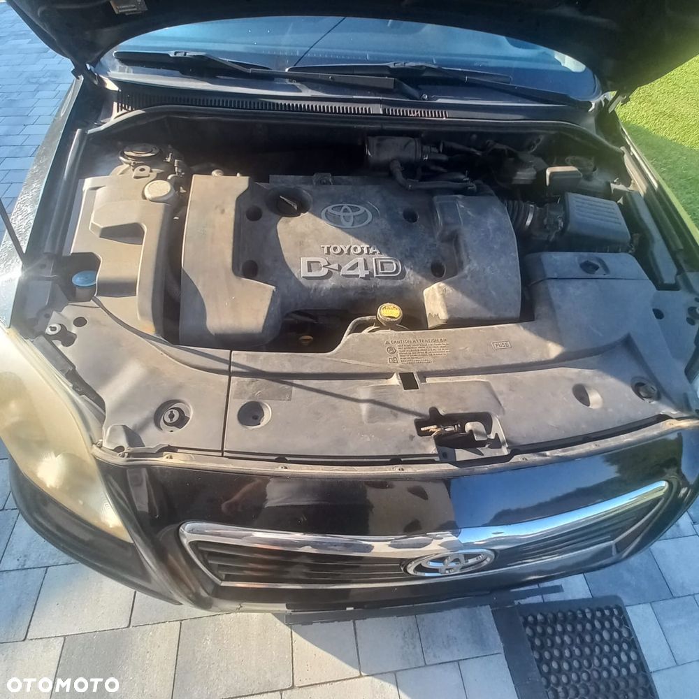 Toyota Avensis 2004 photo 3