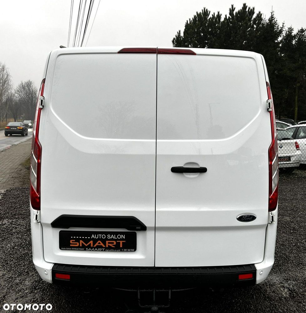 Ford Custom - 5
