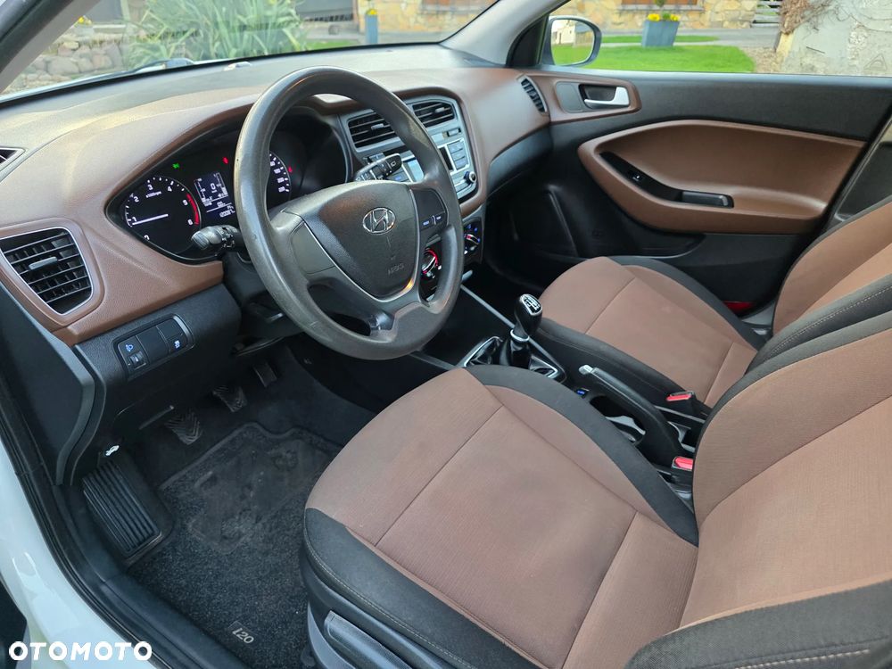 Hyundai i20 1.1 CRDi Classic + - 29