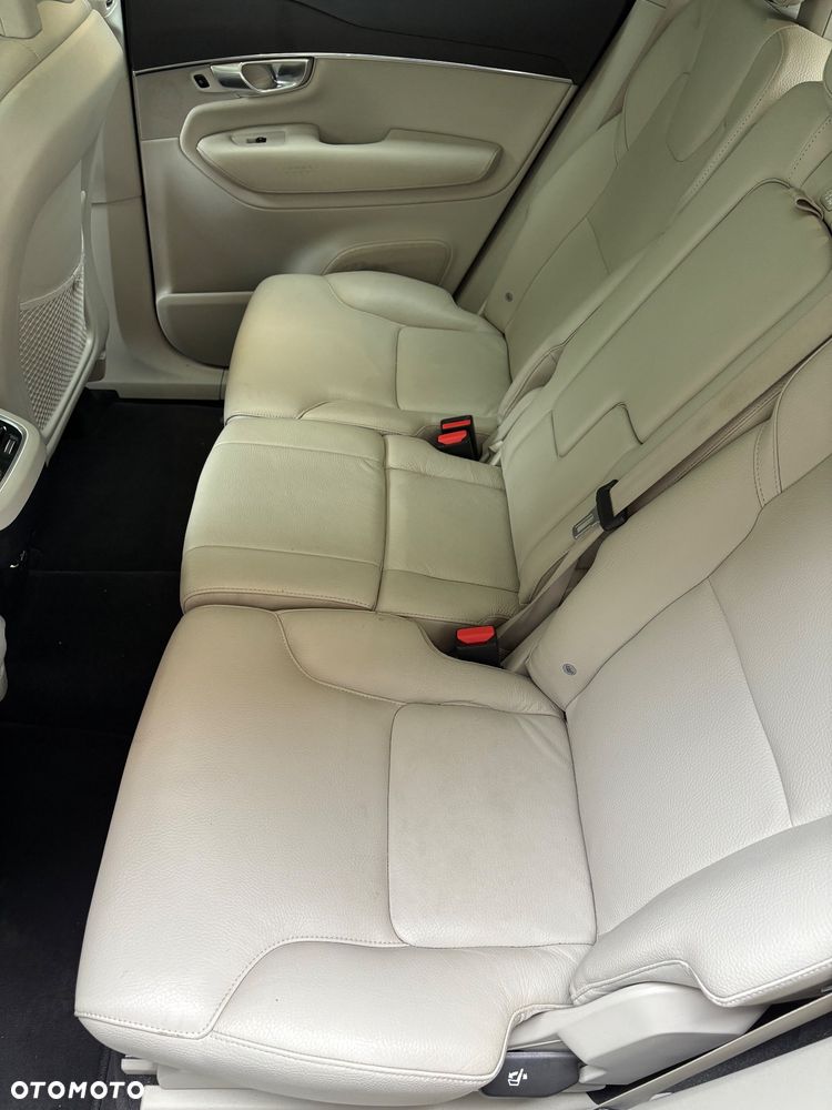 Volvo XC 90 - 23