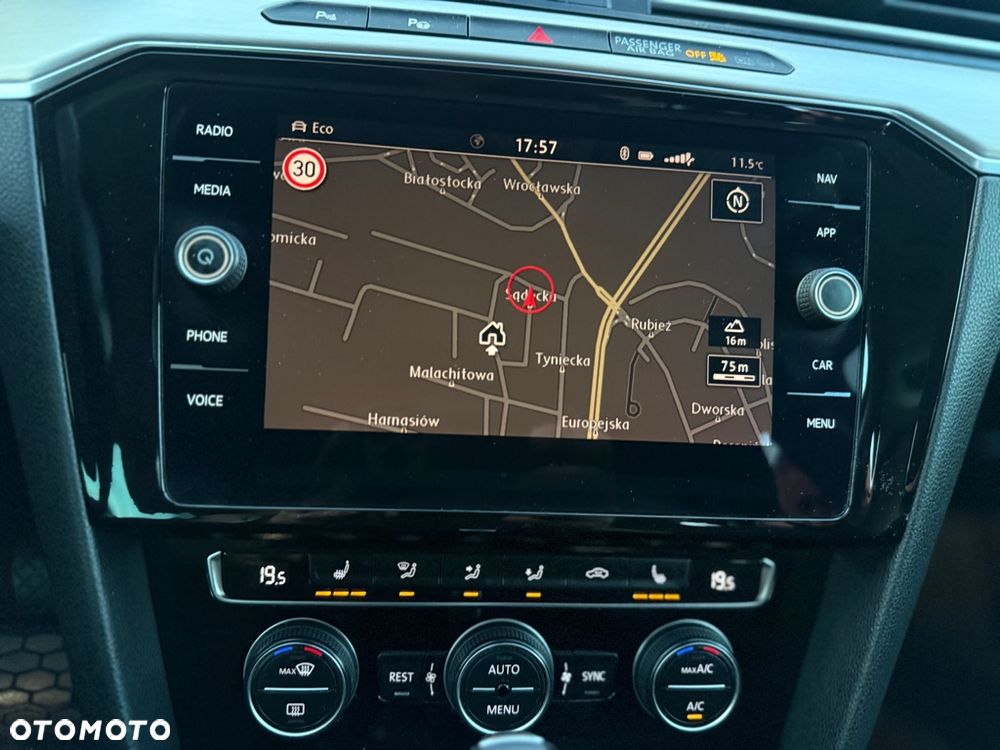 Volkswagen Passat 2.0 TDI BMT 4Mot Highline DSG - 8