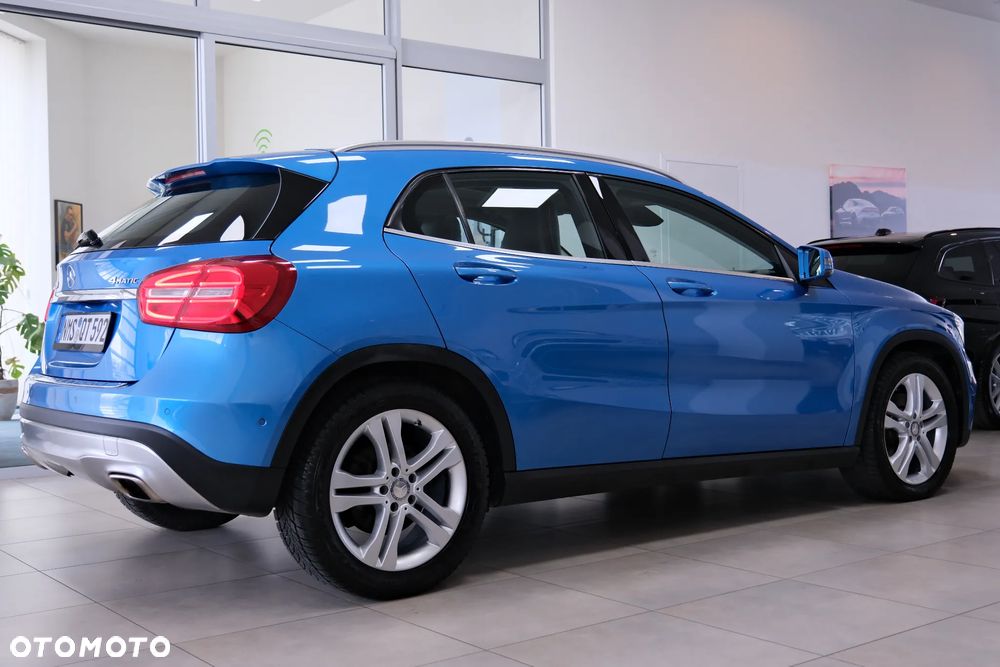 Mercedes-Benz GLA 250 4Matic 7G-DCT UrbanStyle Edition - 9