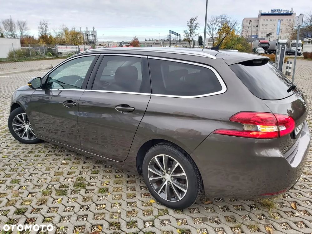 Peugeot 308 1.6 e-HDi Allure S&S - 23