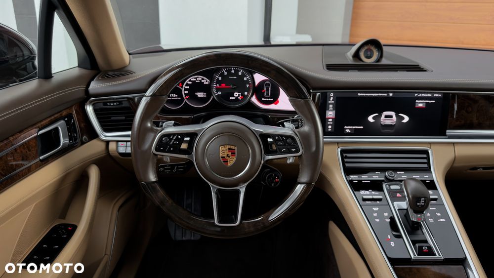 Porsche Panamera 4S - 29