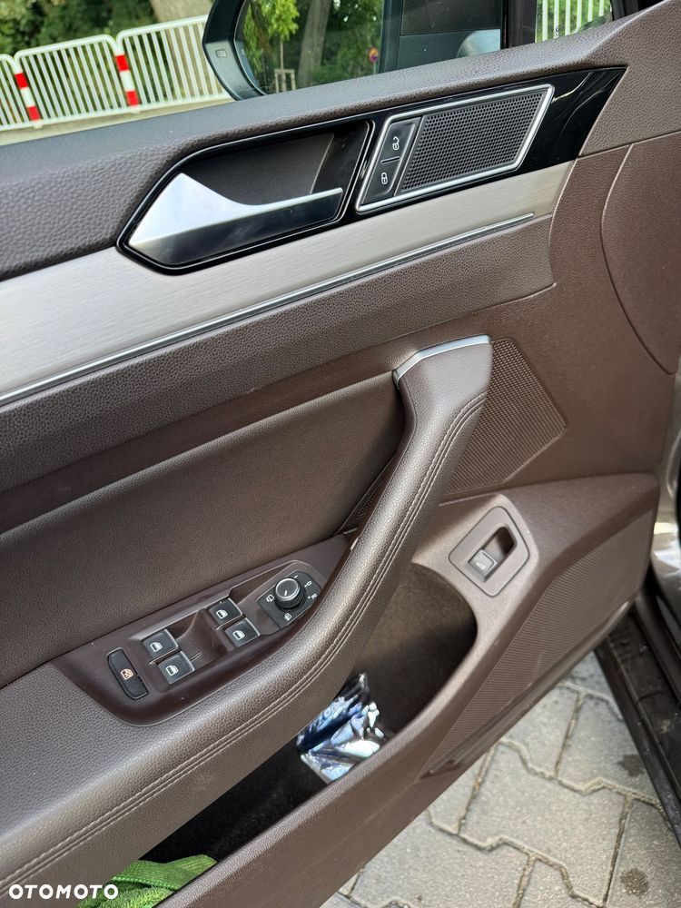 Volkswagen Passat - 13