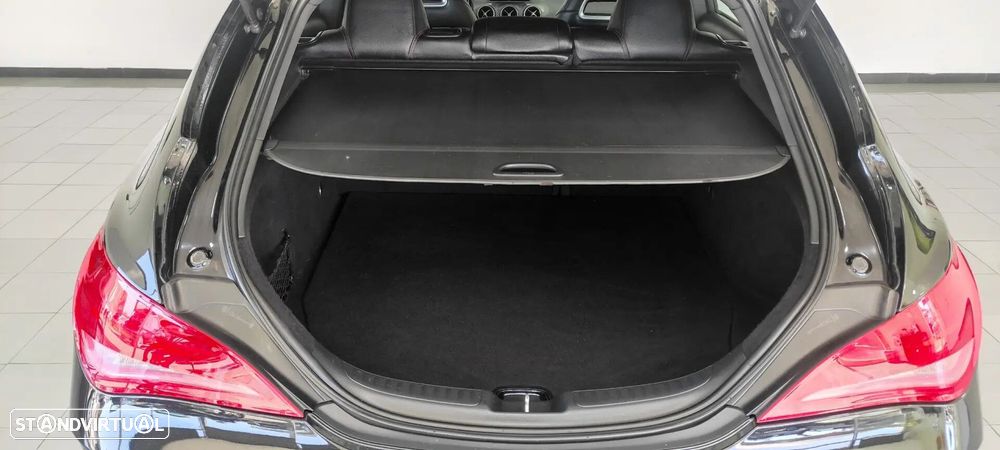 Mercedes-Benz CLA 180 d Shooting Brake AMG Line - 20