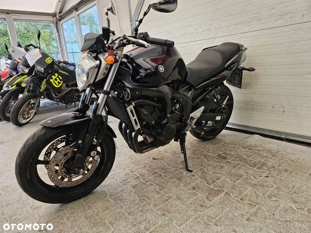 Yamaha FZ - 12