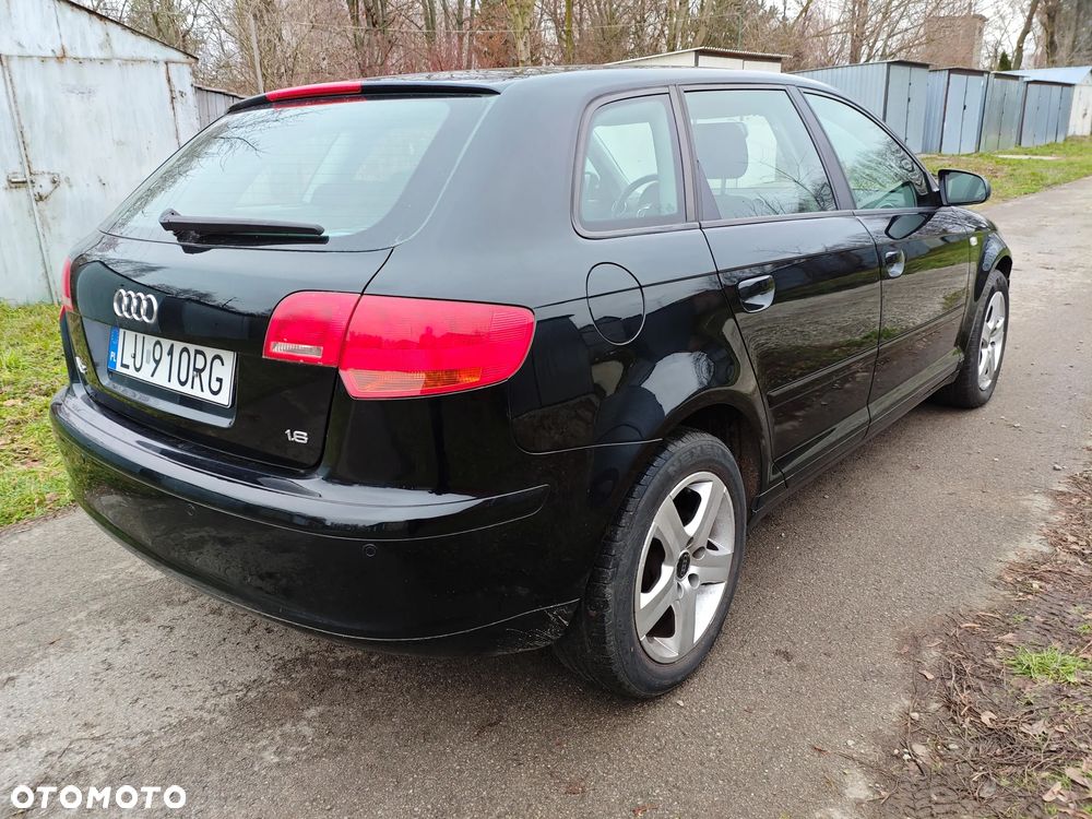 Audi A3 Sportback 1.6 FSI Attraction - 5