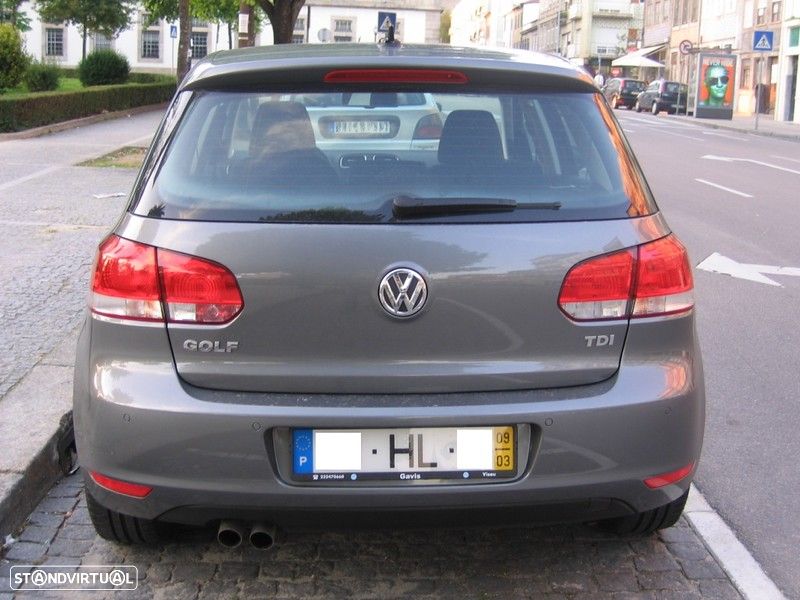 VW Golf 2.0 TDi Confortline - 9