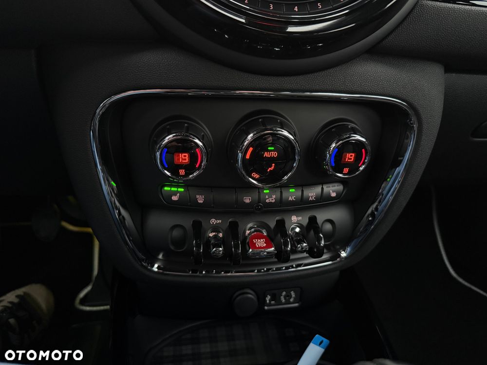 MINI Clubman Cooper Untold Edition - 27