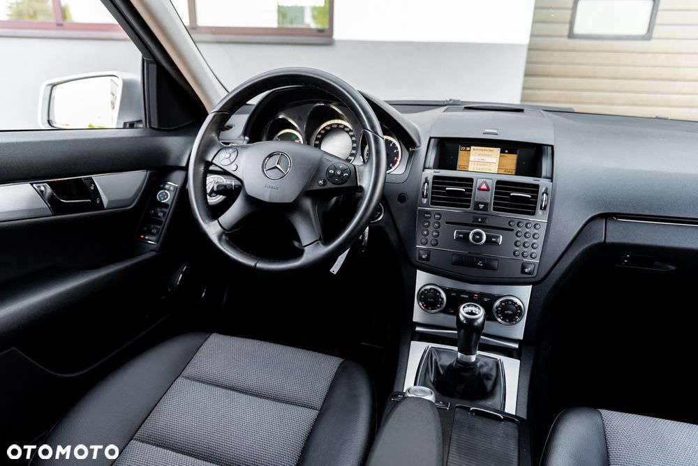 Mercedes-Benz Klasa C 180 Kompressor Avantgarde - 24