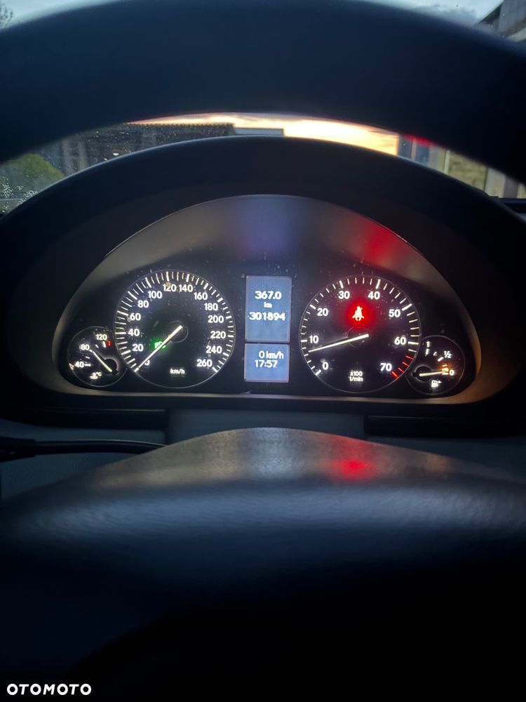 Mercedes-Benz C-Class 2005 photo 3