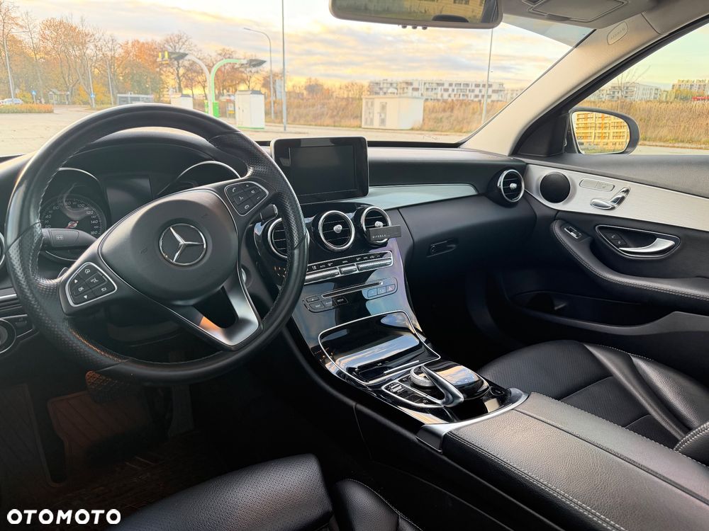 Mercedes-Benz Klasa C 300 7G-TRONIC - 39