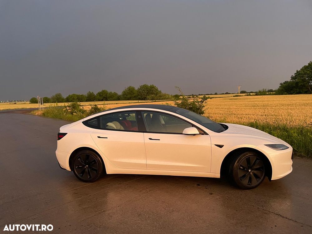 Tesla Model 3 - 7