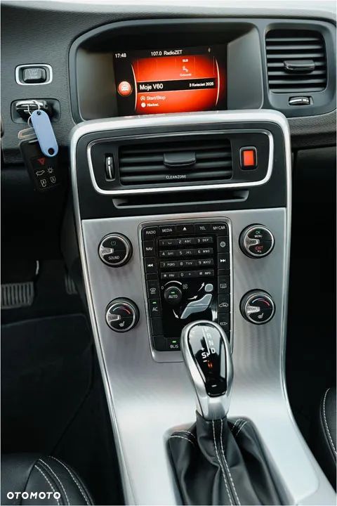 Volvo V60 D4 Geartronic Summum - 24