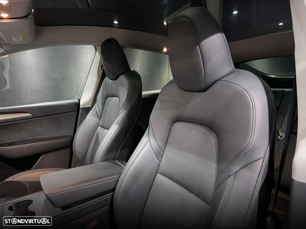 Tesla Model Y Performance Dual Motor AWD - 18