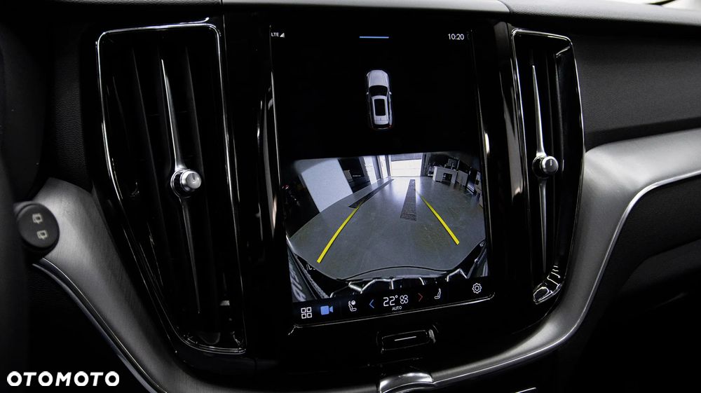 Volvo XC 60 B4 D Momentum Pro - 26