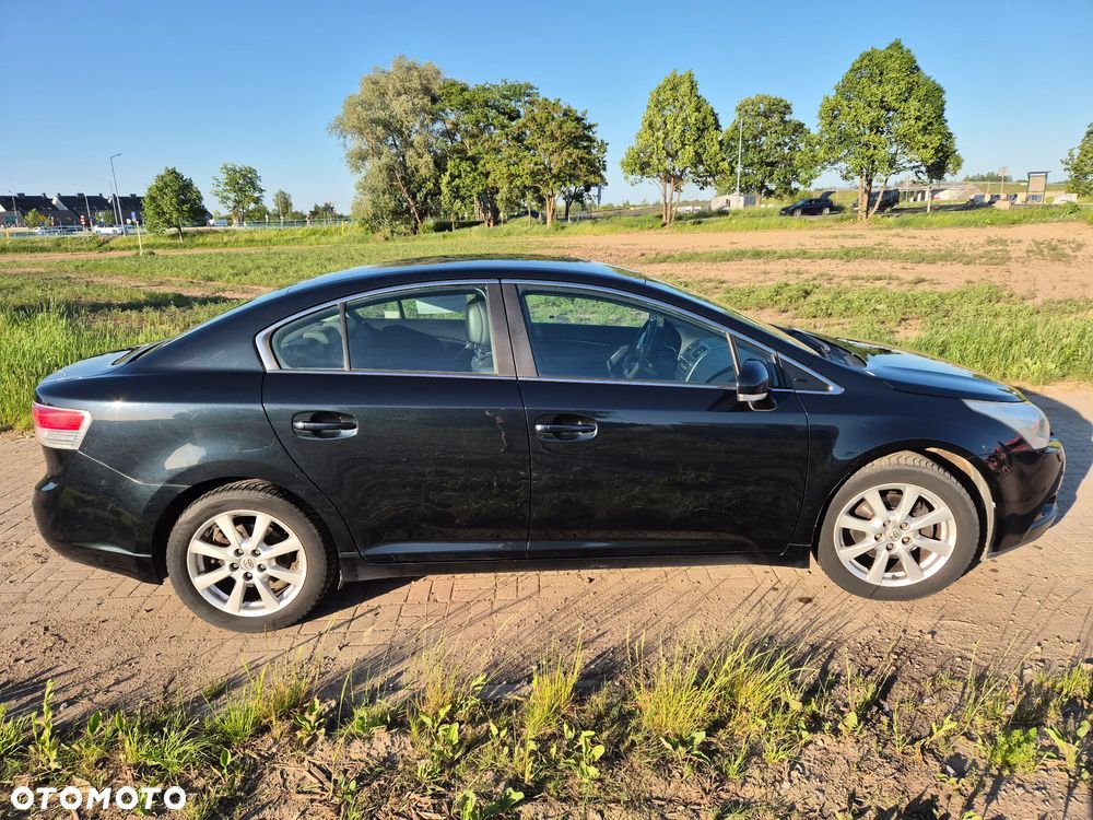 Toyota Avensis 1.8 Premium - 2