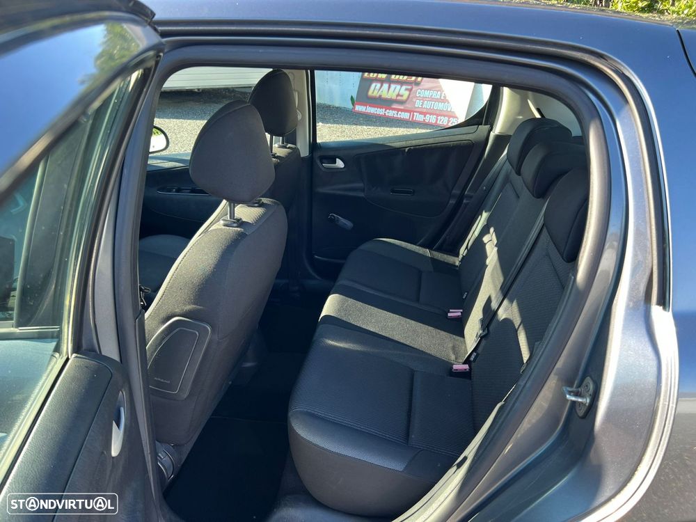 Peugeot 207 1.4 16V Active - 8
