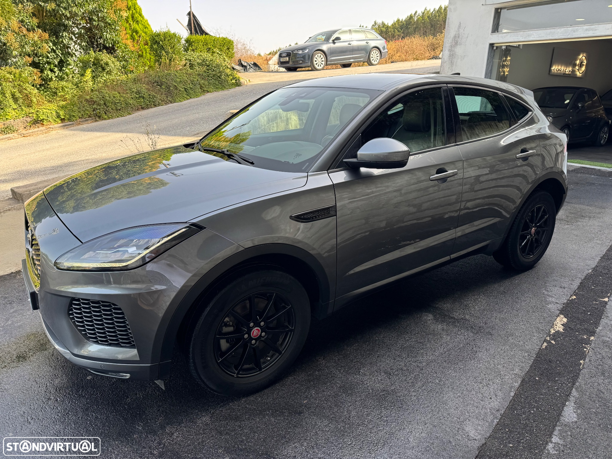 Jaguar E-Pace 2.0 i4D R-Dynamic S - 5