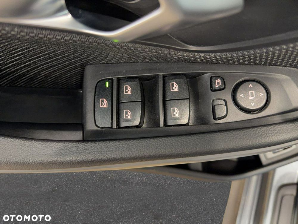 BMW Seria 3 318i - 12