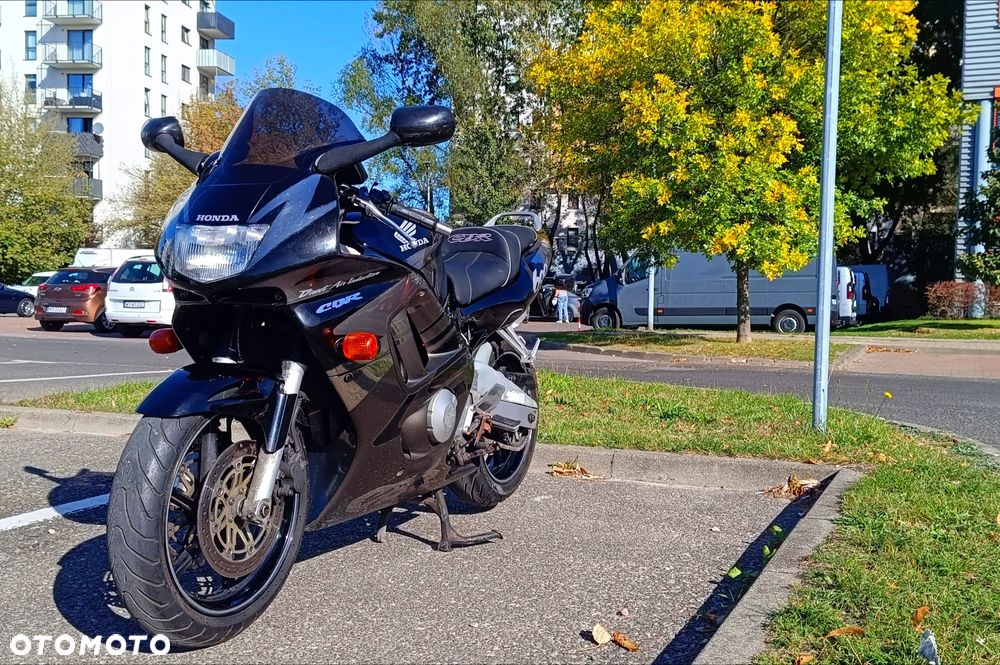 Honda CBR - 1