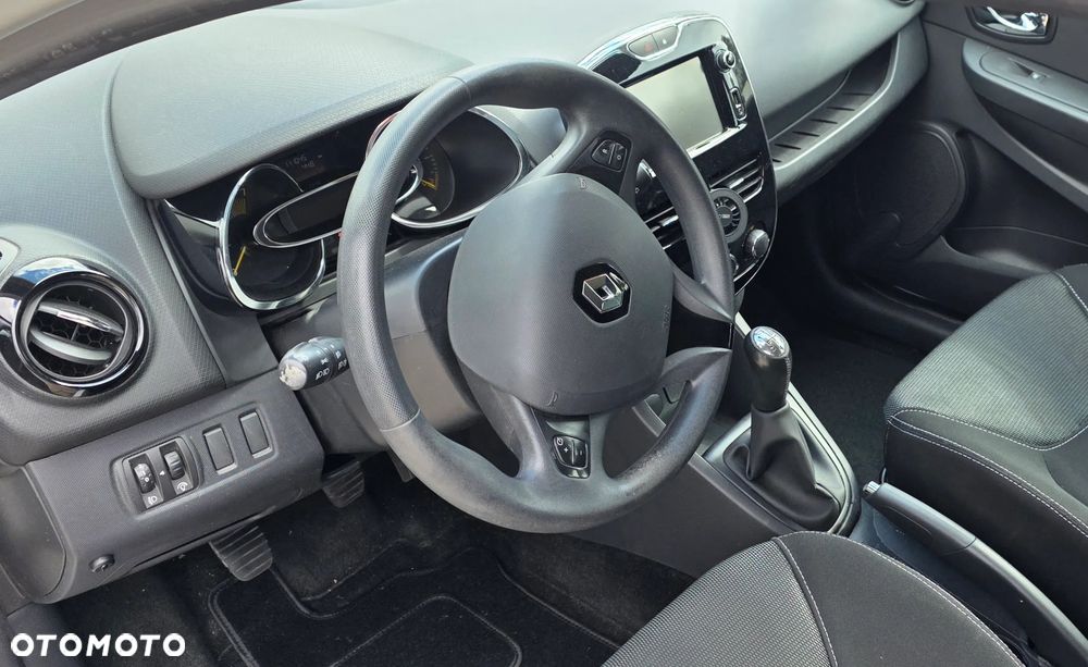 Renault Clio 1.2 16V Alize - 10