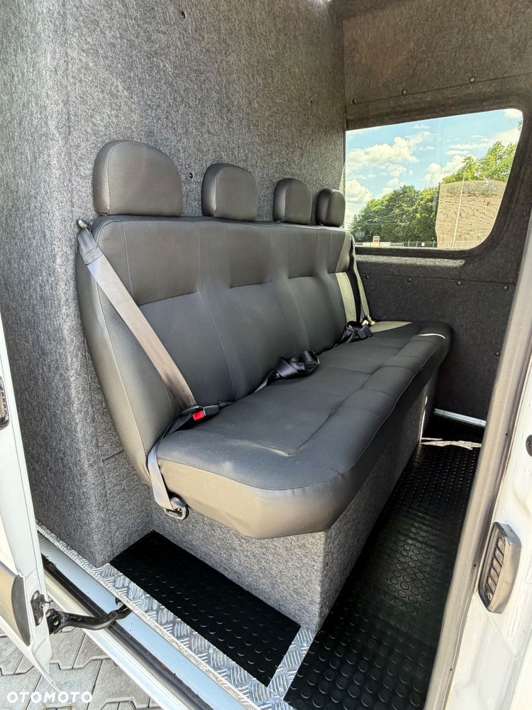 Mercedes-Benz Sprinter - 1