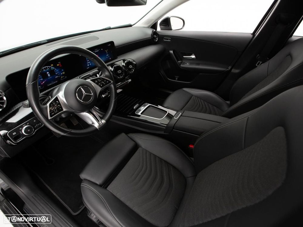 Mercedes-Benz A 250 e — fotografia 7