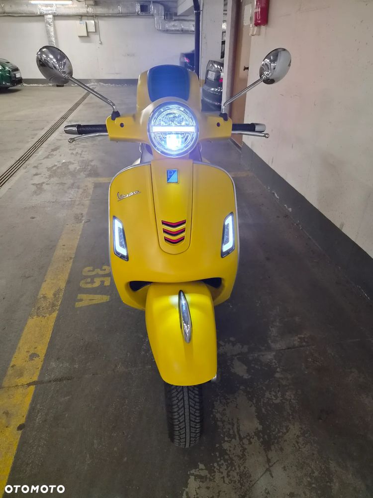 Vespa GTS - 19