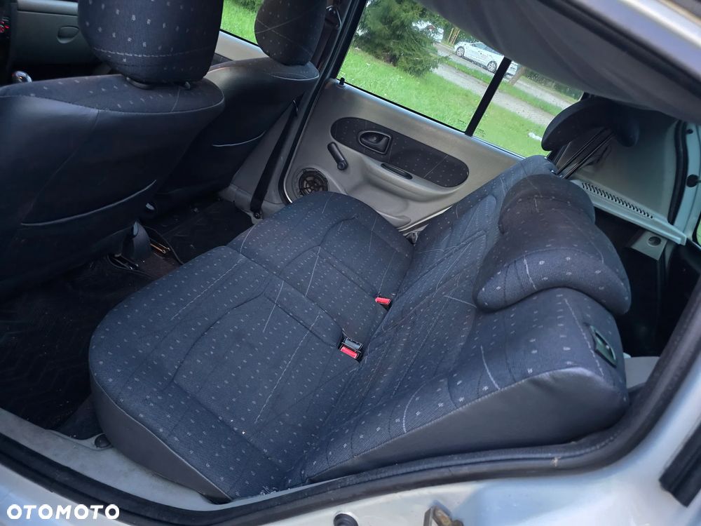 Renault Clio 1.2 16V Expression - 16