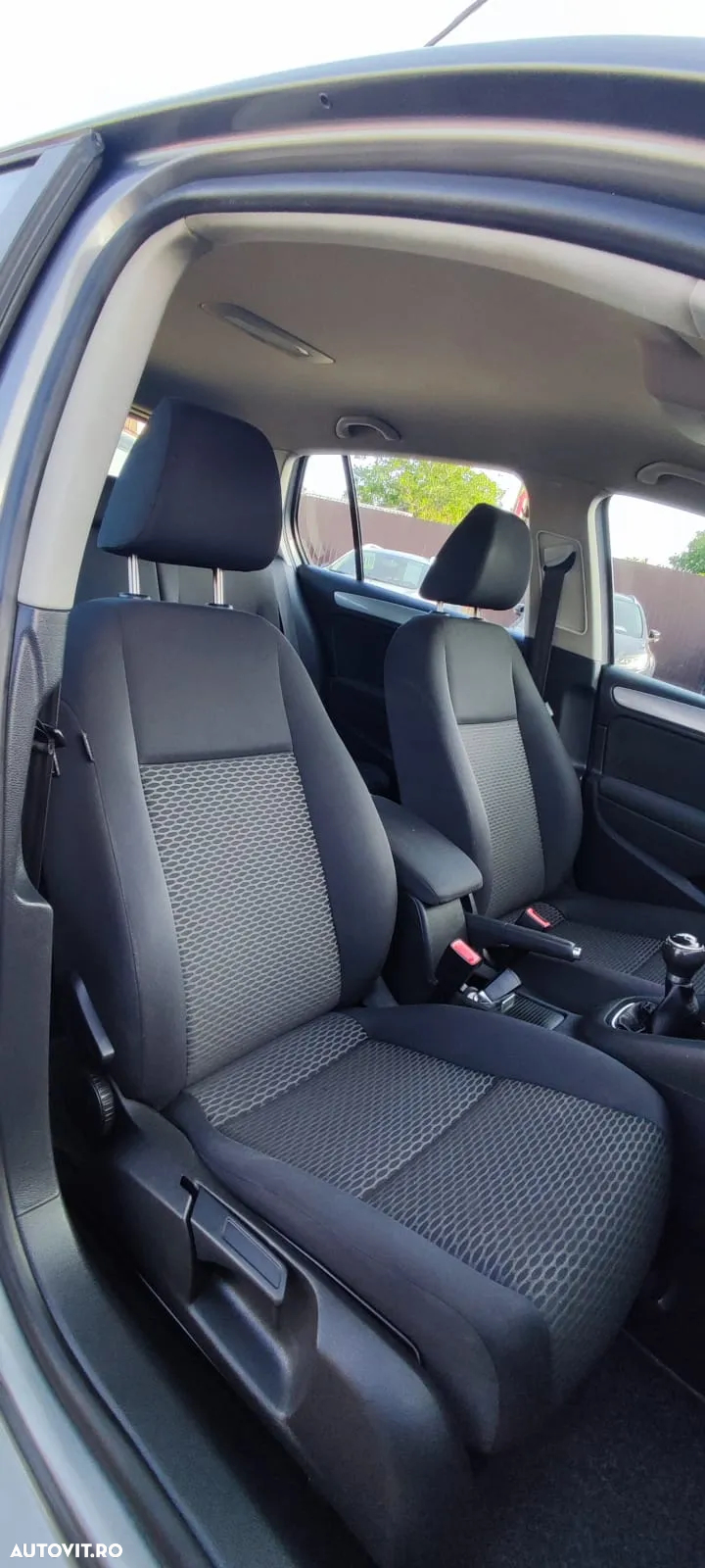 Volkswagen Golf 1.6 TDI BlueMotion Technology Comfortline - 8