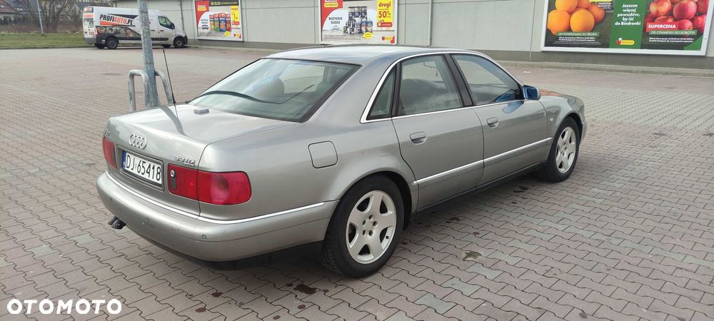 Audi A8 - 6