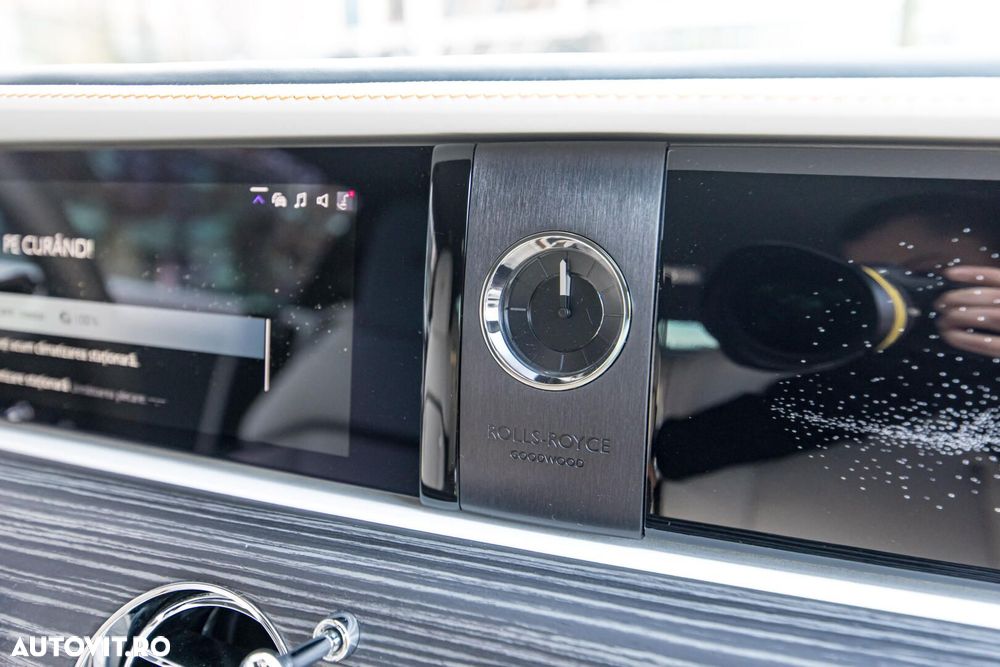 Rolls-Royce Spectre - 24