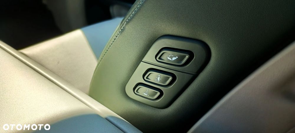Hyundai IONIQ 9 110kWh Calligraphy AWD - 32