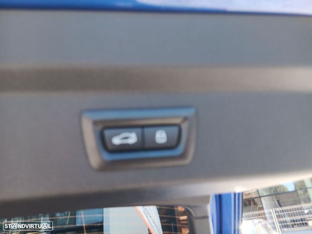 BMW iX2 eDrive20 Pack Desportivo M - 32