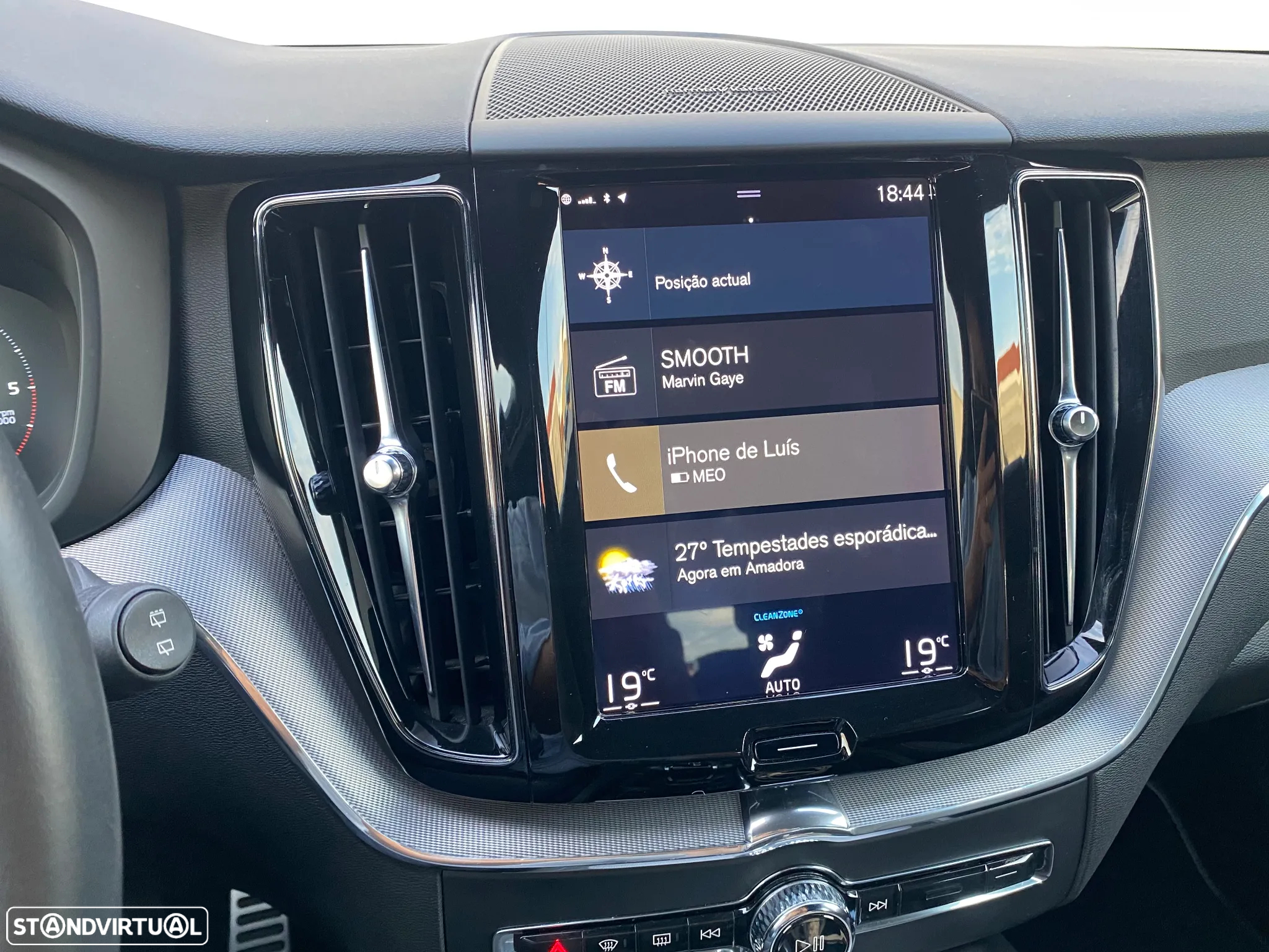 Volvo XC 60 2.0 D4 R-Design Geartronic - 22