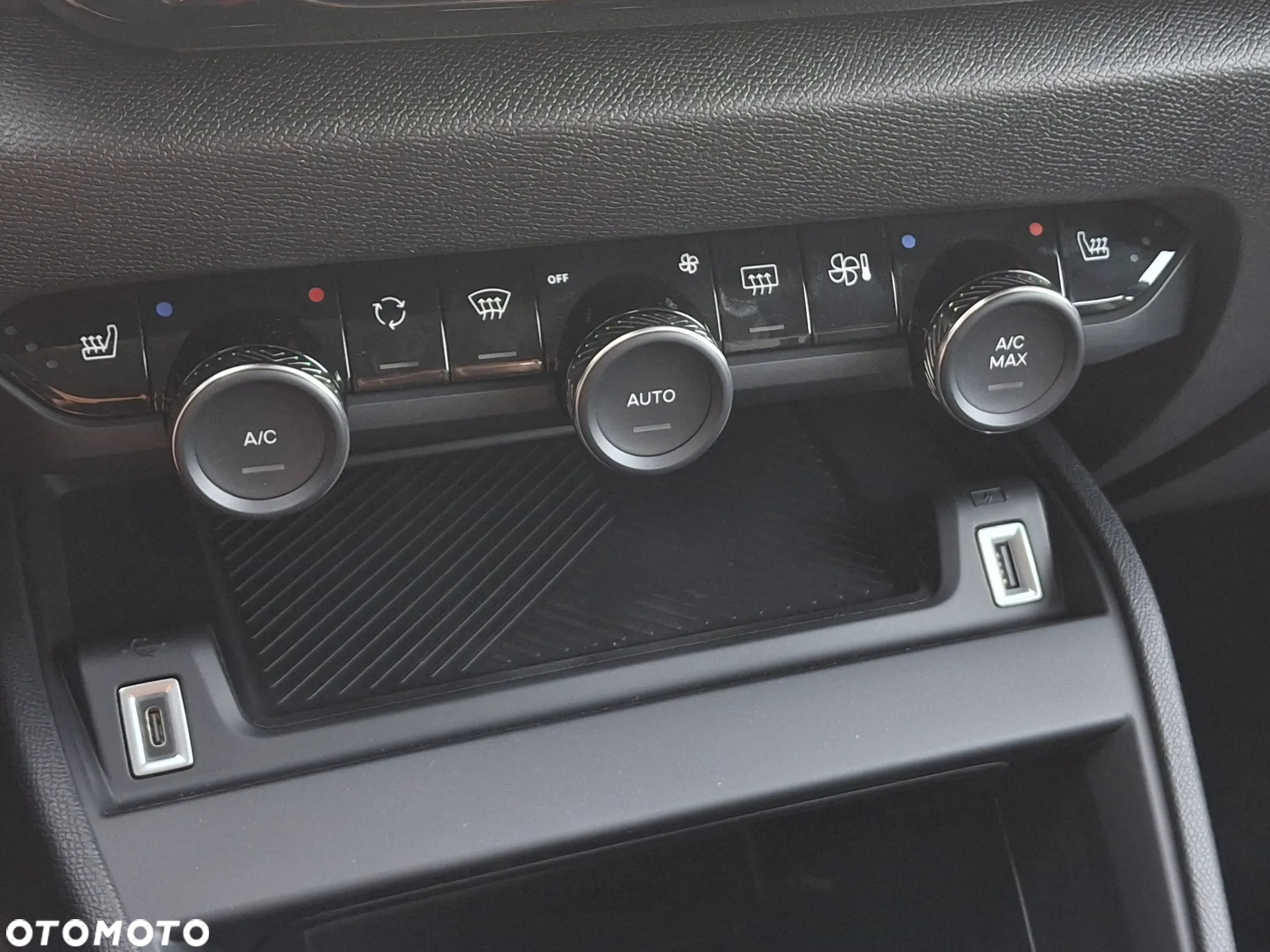 Citroën C4 1.2 PureTech Plus S&S EAT8 - 12