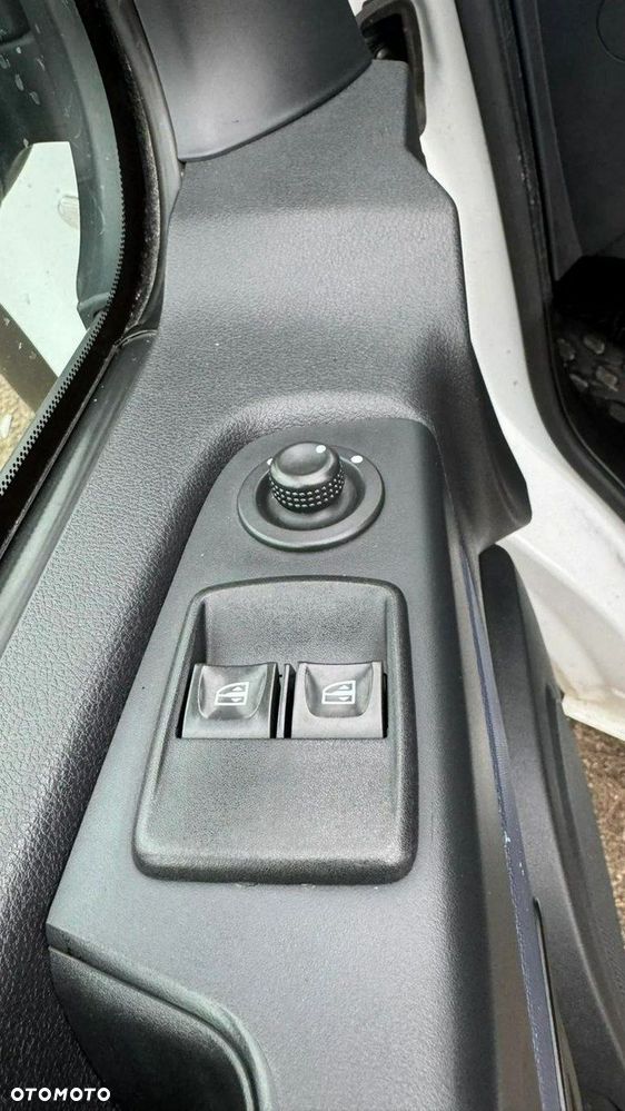 Opel Vivaro - 17