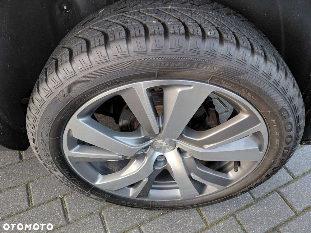 Peugeot 2008 - 10