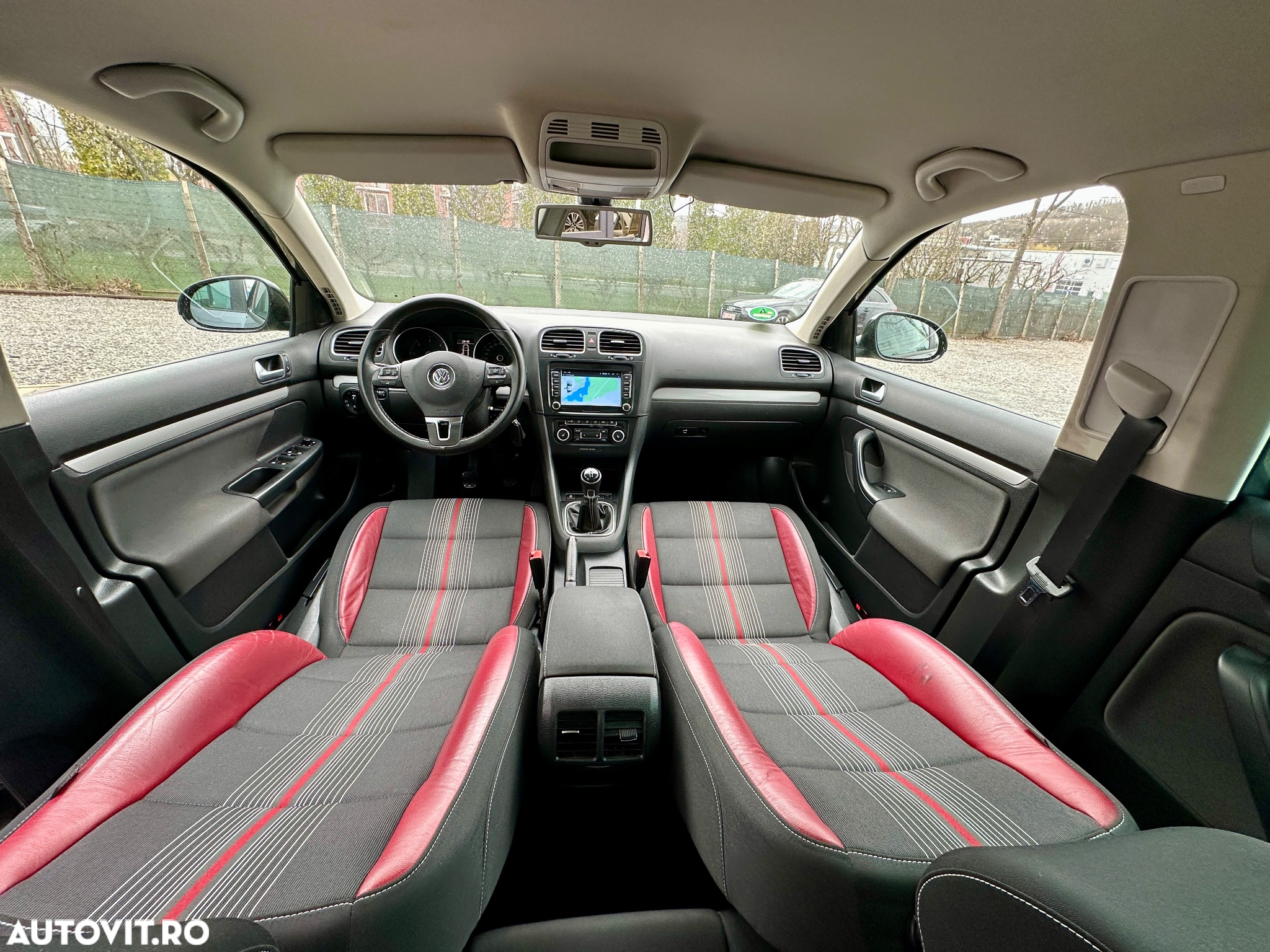 Volkswagen Golf 1.6 TDI DPF MATCH - 8