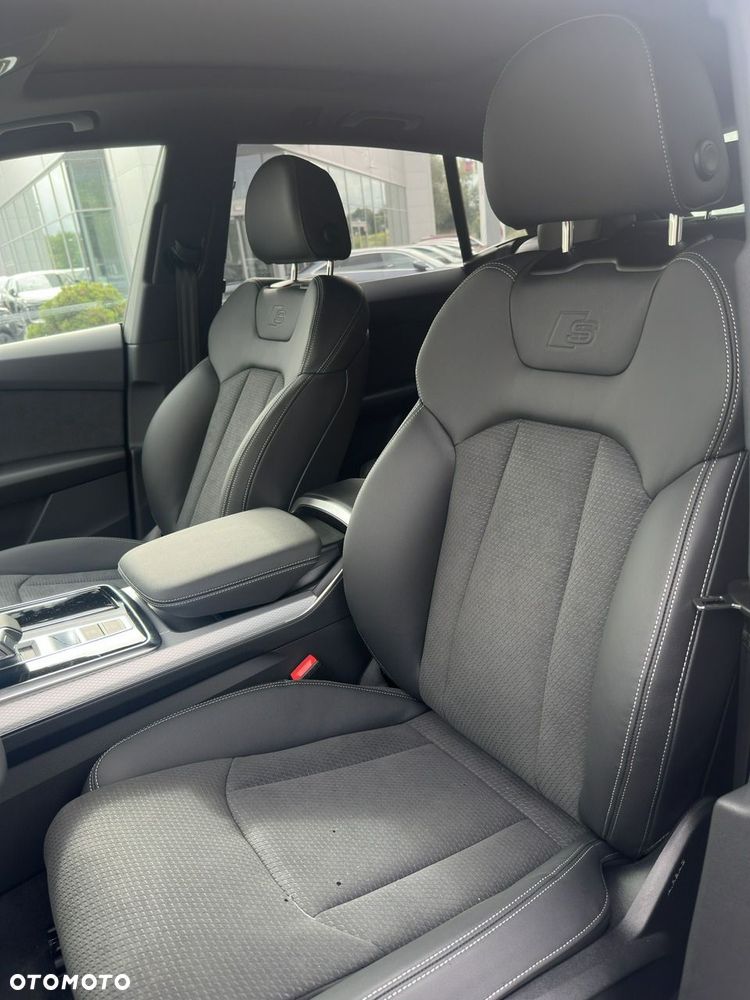 Audi Q8 - 11