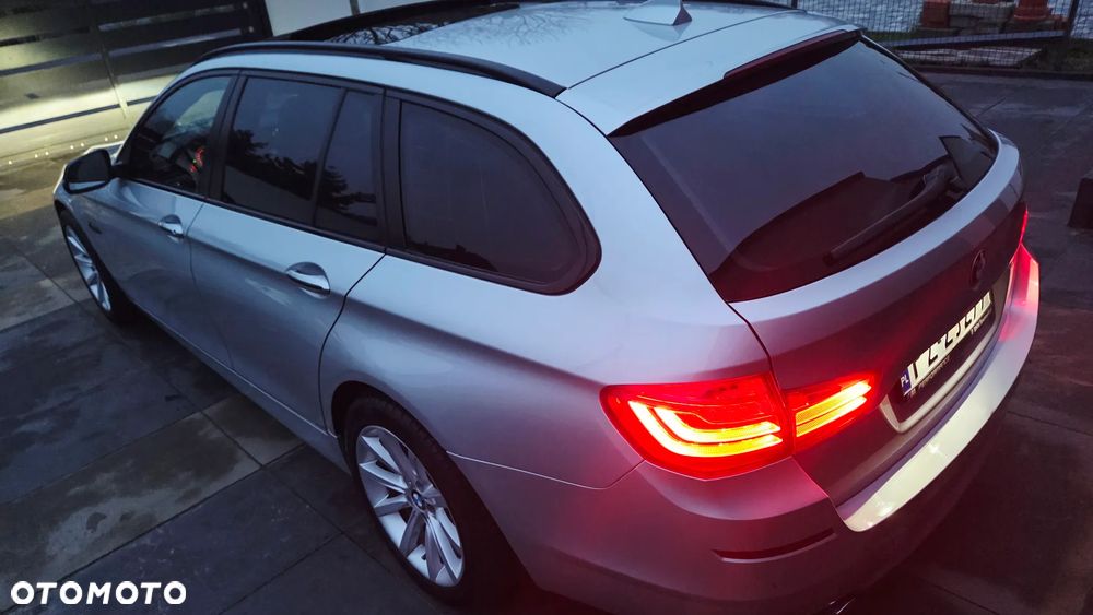 BMW Seria 5 525d xDrive - 38